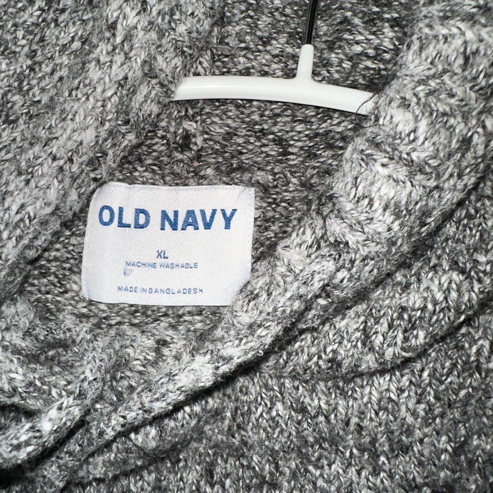 Old Navy Oversized Sweater - Picture 3 of 3